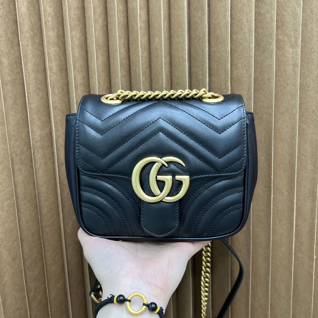 Pre-Owned Gucci GG Marmont Chain Shoulder Bag - Black Chevron Leather, Vintage Gold Hardware