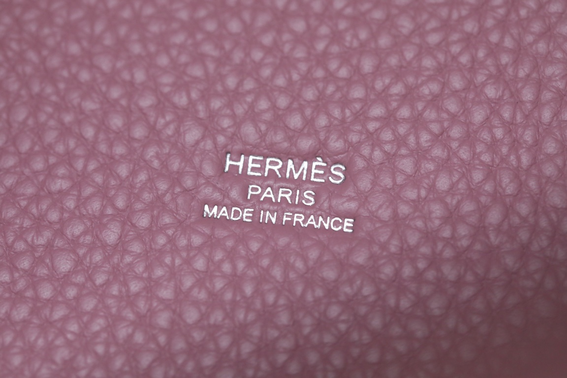 Pre-Owned Hermes Picotin Lock 18 Bag - Light Purple, Timeless Design with Palladium Hardware