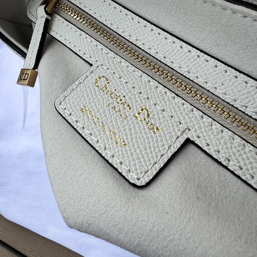 Pre-Owned Dior Saddle Bag in Black Grained Calfskin with Adjustable Strap
