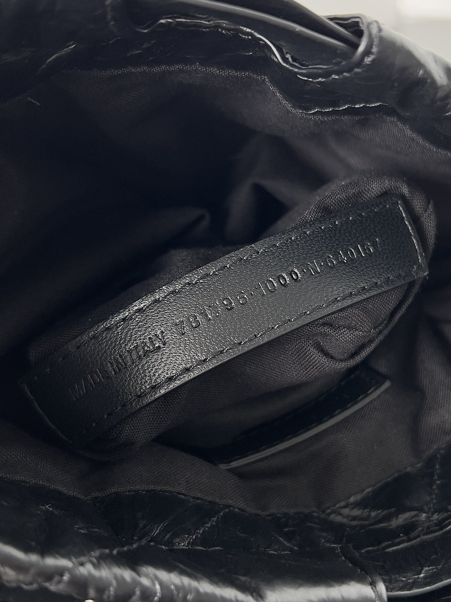 Pre-Owned Balenciaga Crush Quilted Drawstring Tote Bag - Black Wrinkled Leather with Silver Chain