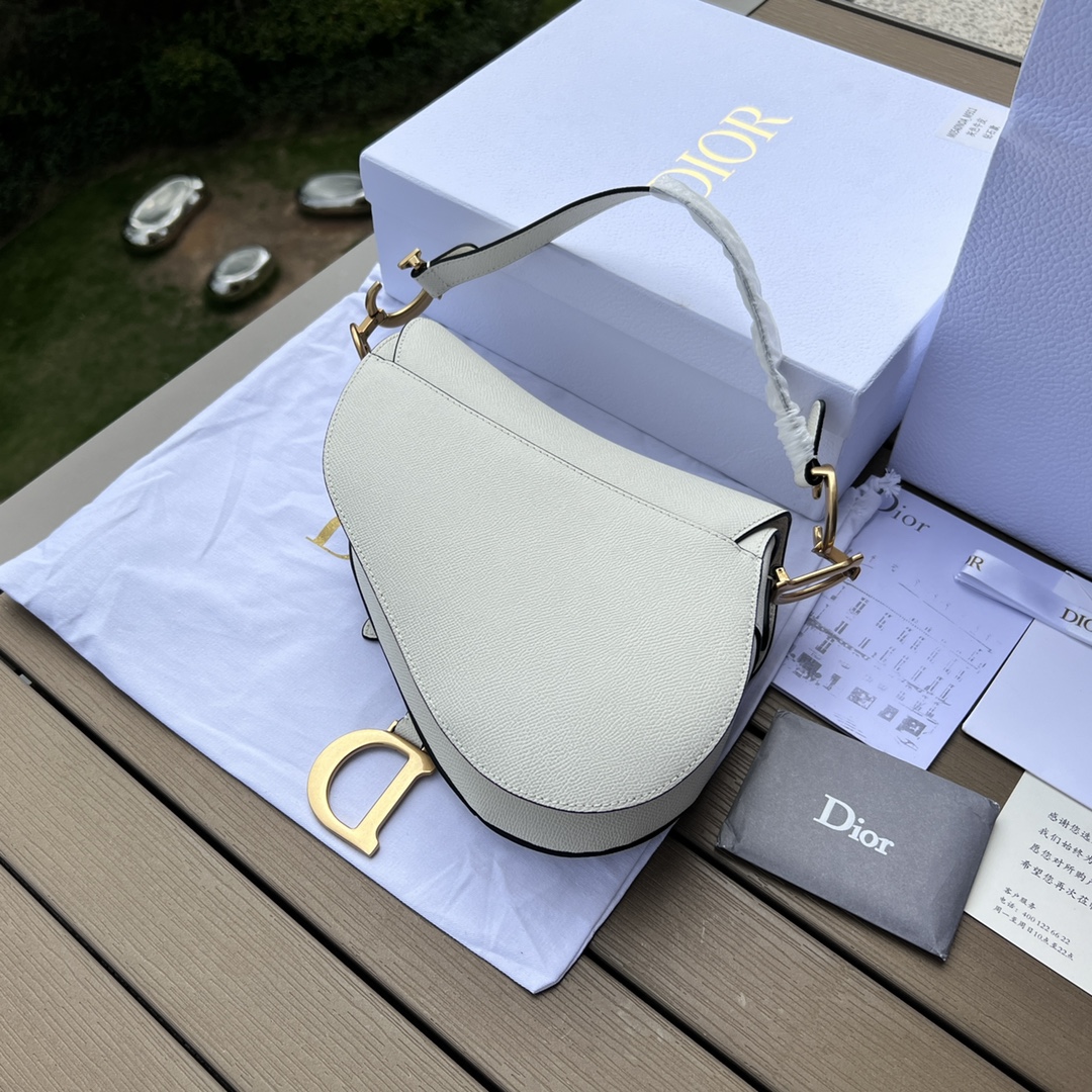 Pre-Owned Dior Saddle Bag in Black Grained Calfskin with Adjustable Strap