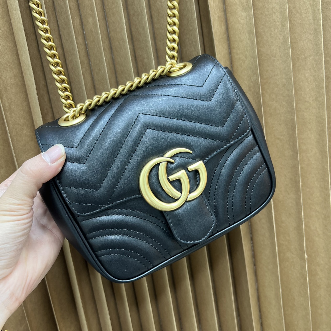 Pre-Owned Gucci GG Marmont Chain Shoulder Bag - Black Chevron Leather, Vintage Gold Hardware