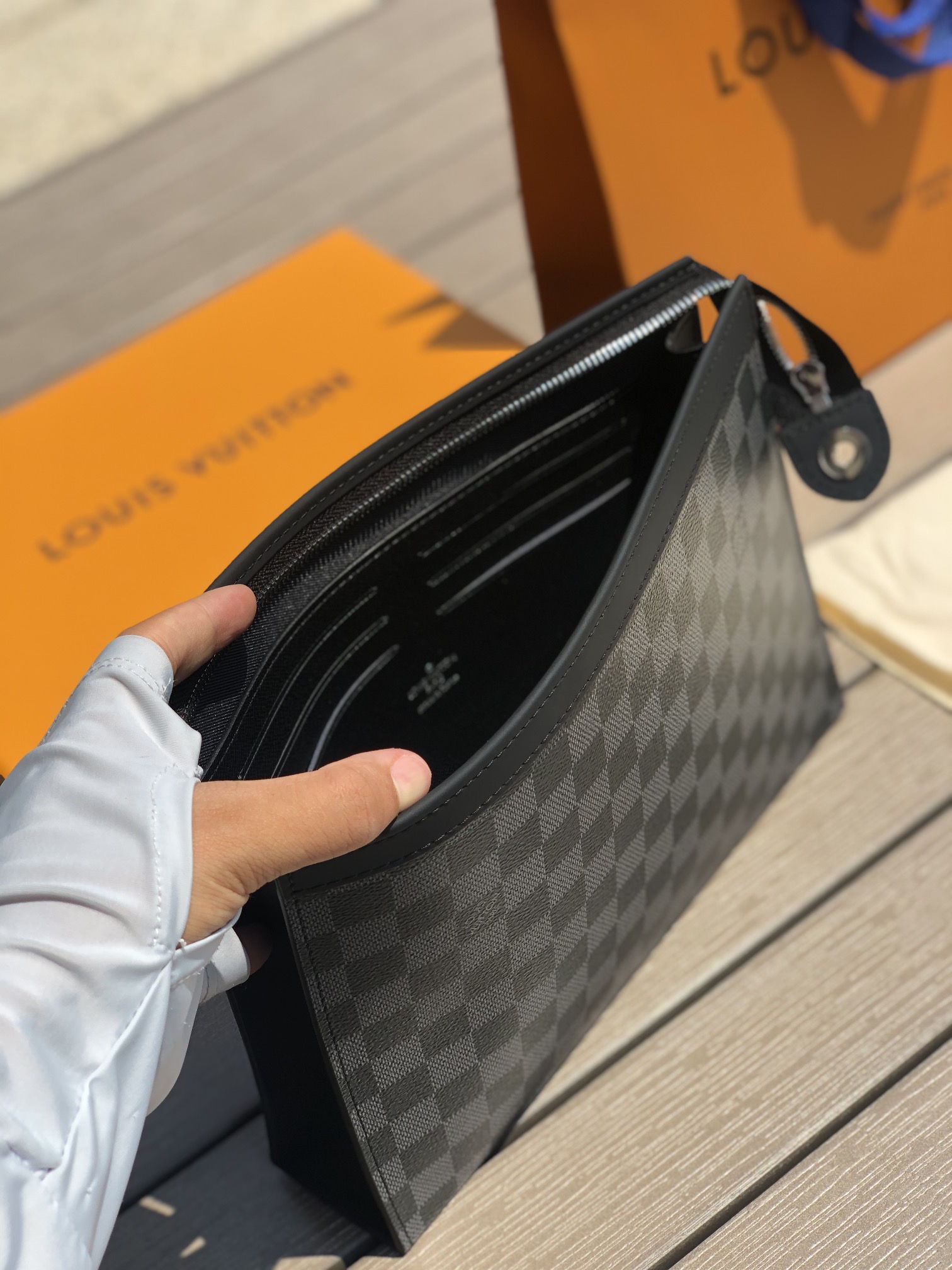 Pre-Owned LV Louis Vuitton Black Damier Graphite Pochette Voyage Clutch Bag - Medium Size