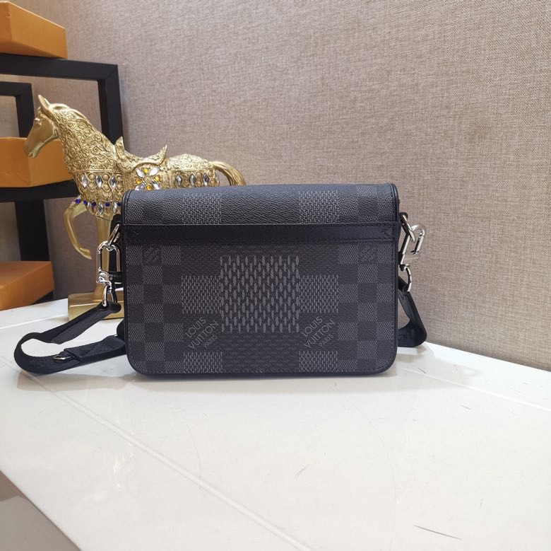 Pre-Owned Louis Vuitton Studio Messenger Bag - Graffiti 3D Canvas, Adjustable Strap