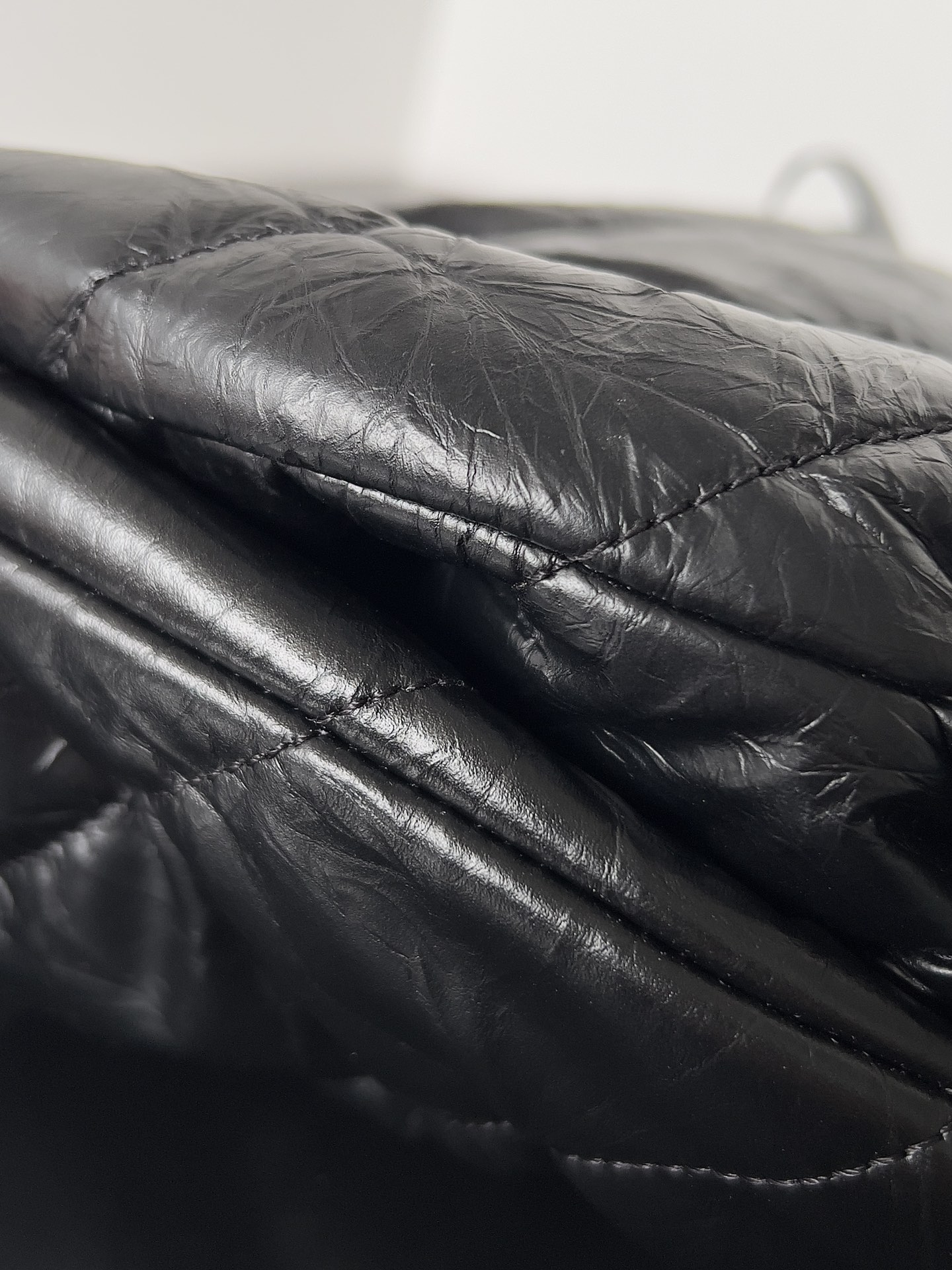 Pre-Owned Balenciaga Crush Quilted Drawstring Tote Bag - Black Wrinkled Leather with Silver Chain