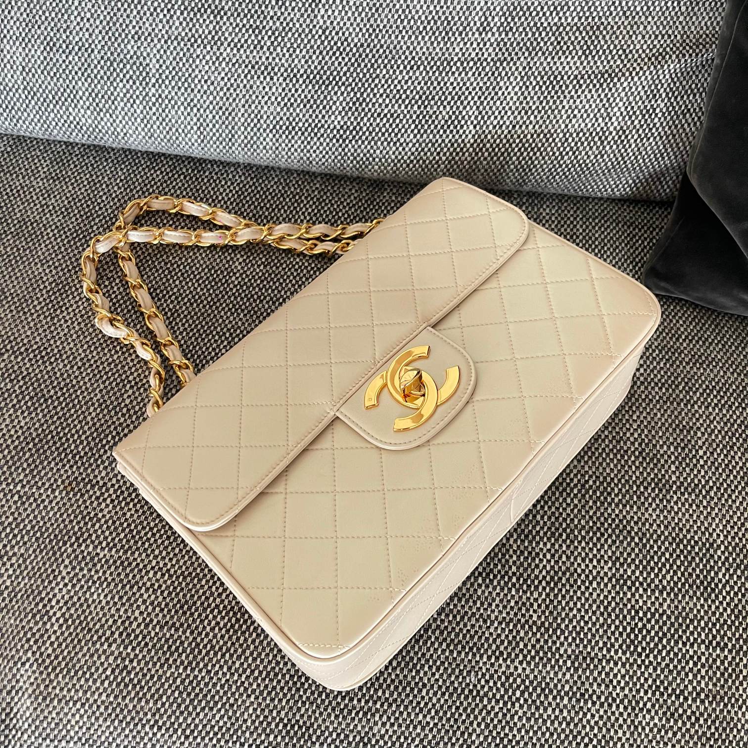 Pre-Owned Chanel Vintage White Gold CF17 Classic Flap Bag - Rare 24K Gold Hardware