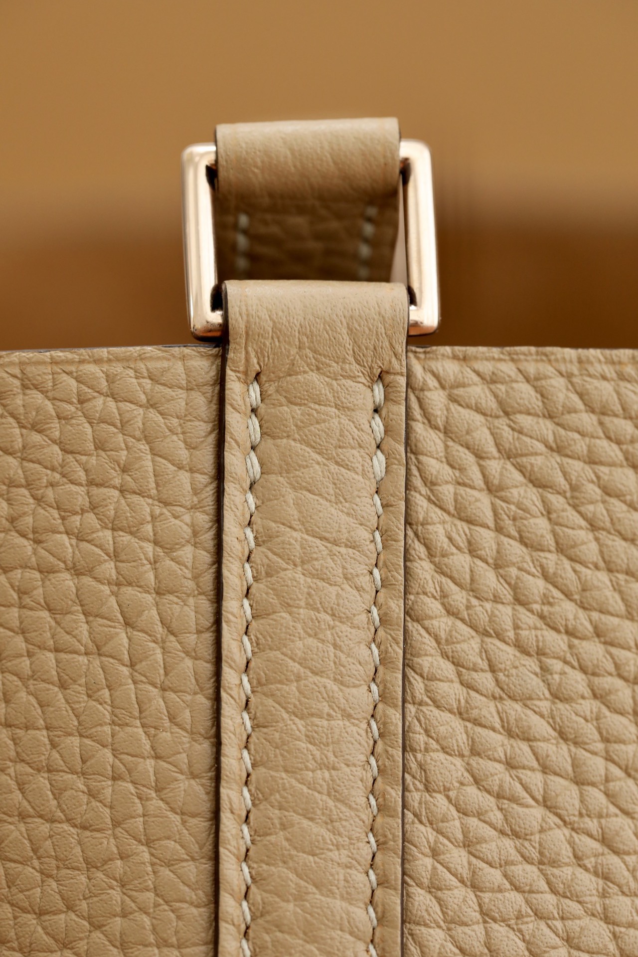 Pre-Owned Hermes Picotin Lock 18 Bag in Chai Clemence Leather - Gold-Plated Hardware, Timeless Design
