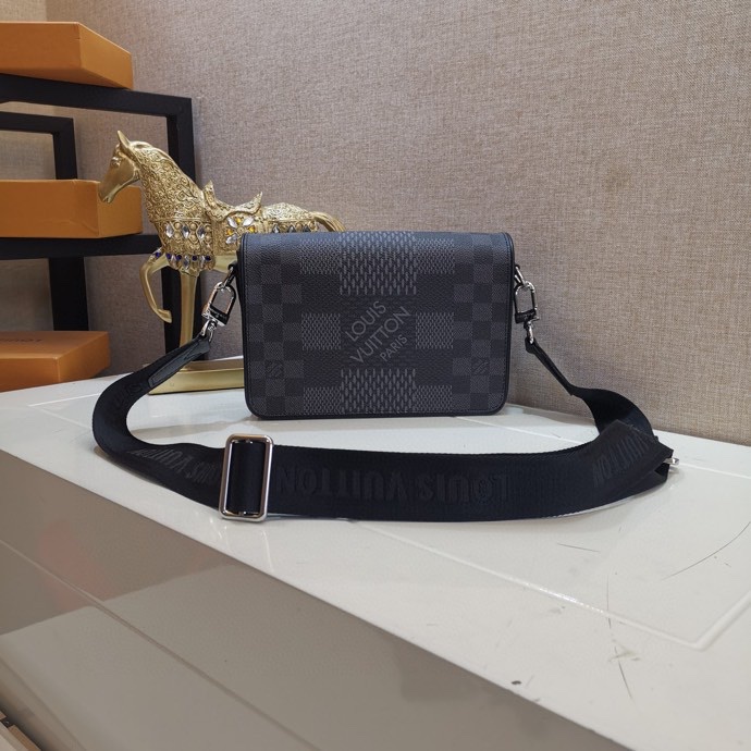 Pre-Owned Louis Vuitton Studio Messenger Bag - Graffiti 3D Canvas, Adjustable Strap
