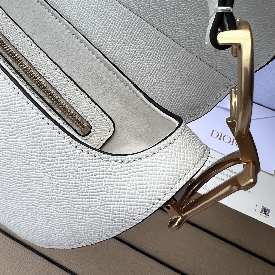 Pre-Owned Dior Saddle Bag in Black Grained Calfskin with Adjustable Strap