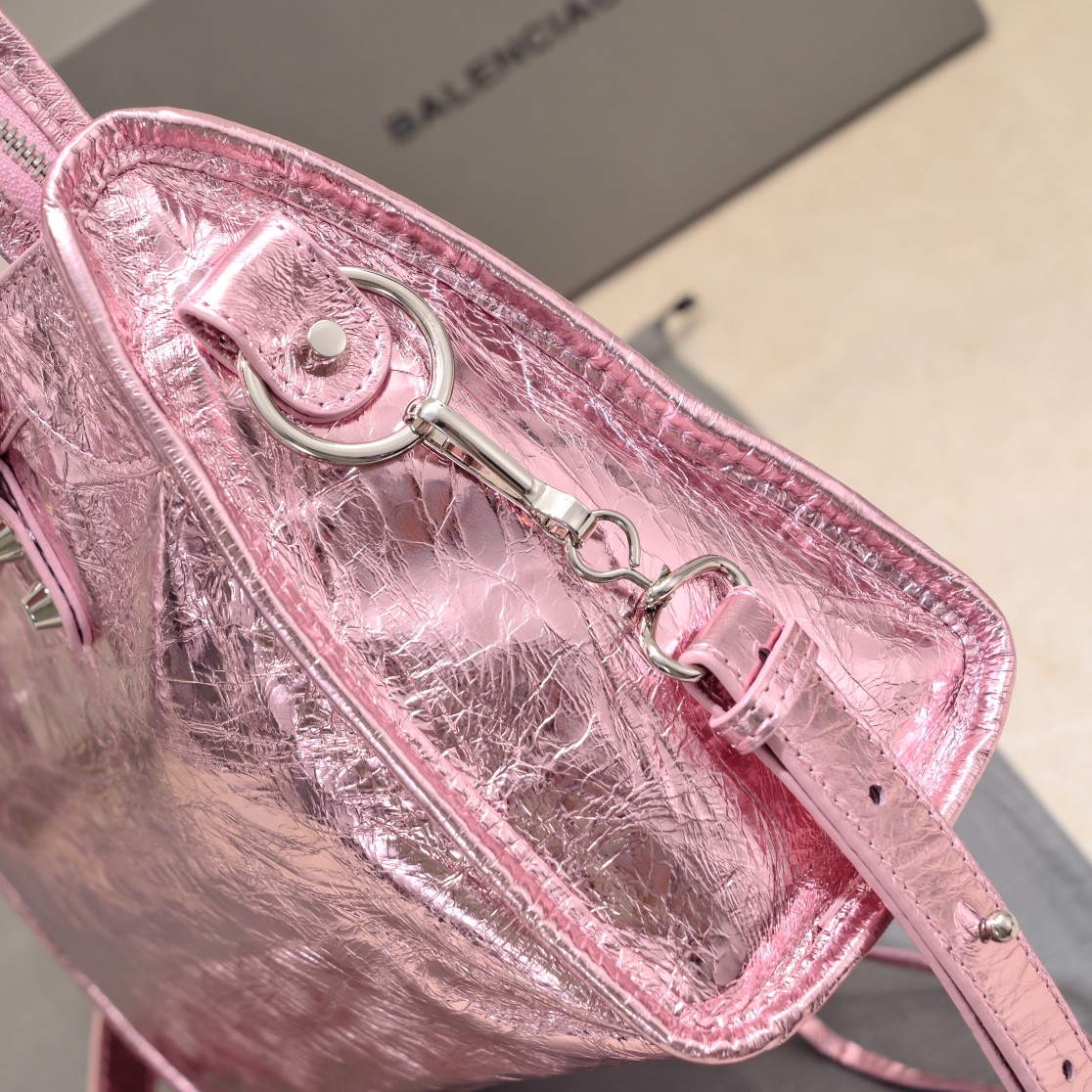 Pre-Owned Balenciaga Metallic Pink XS Crystal Neo Cagole Handbag - Agneau Leather