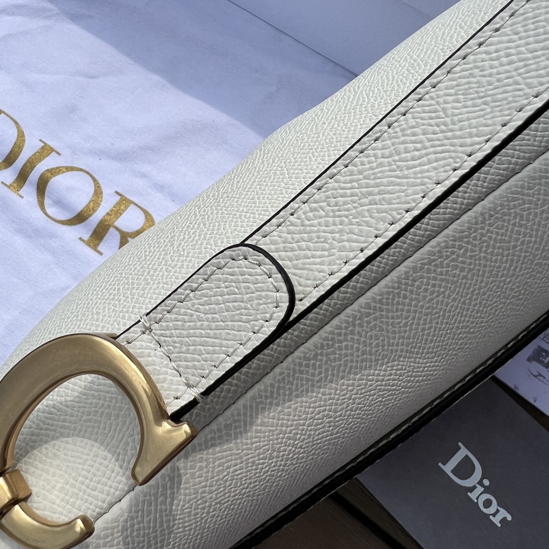 Pre-Owned Dior Saddle Bag in Black Grained Calfskin with Adjustable Strap