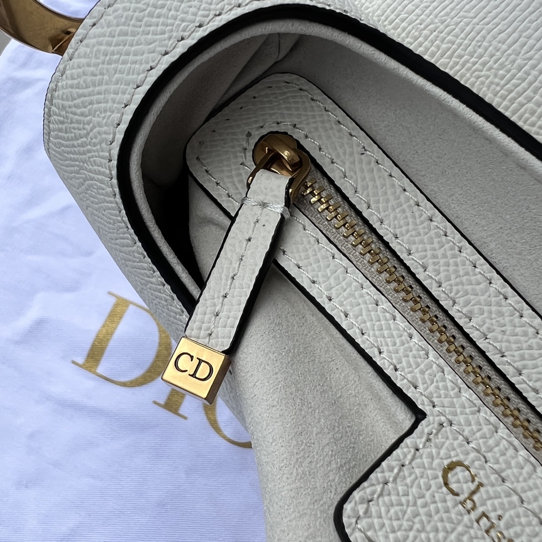Pre-Owned Dior Saddle Bag in Black Grained Calfskin with Adjustable Strap
