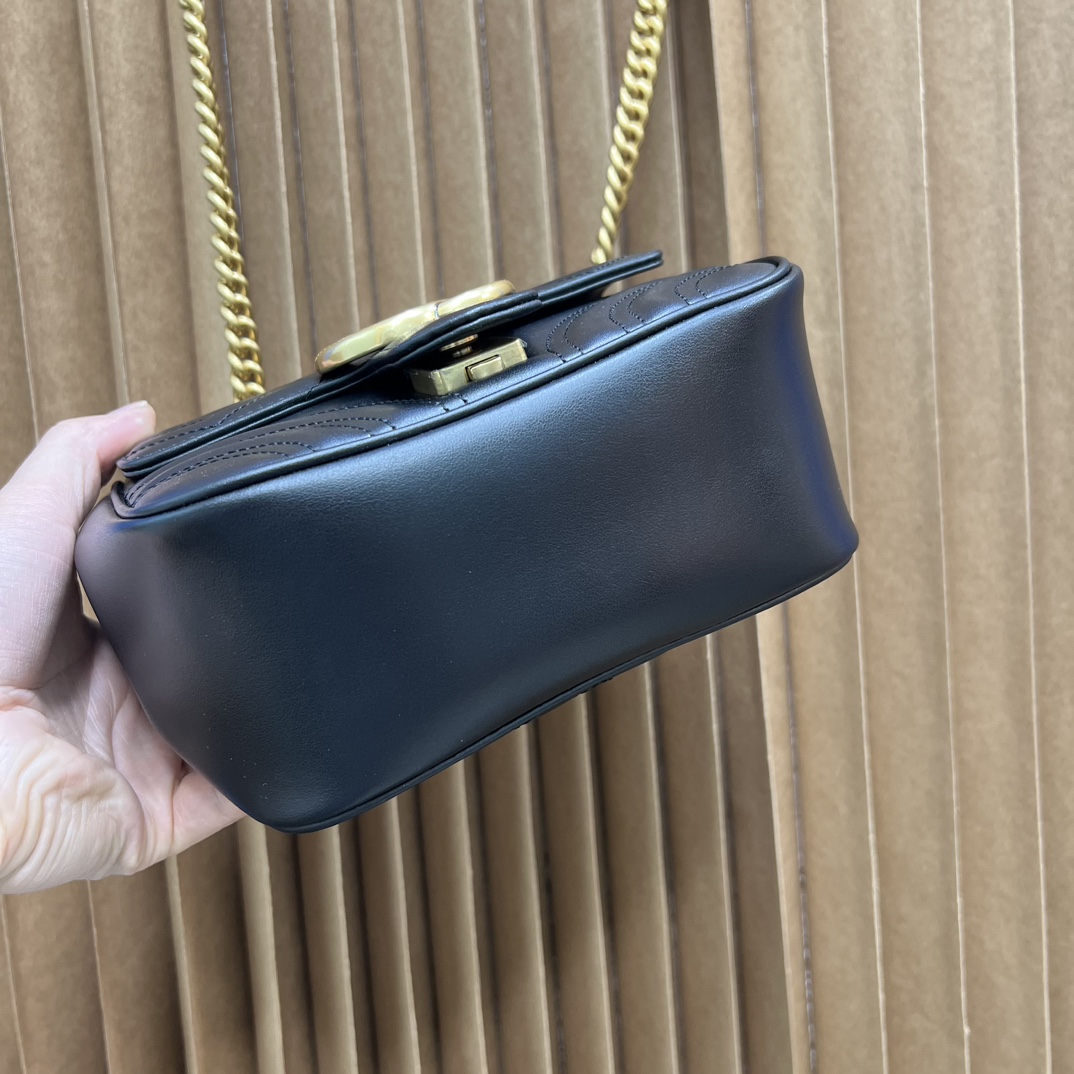 Pre-Owned Gucci GG Marmont Chain Shoulder Bag - Black Chevron Leather, Vintage Gold Hardware