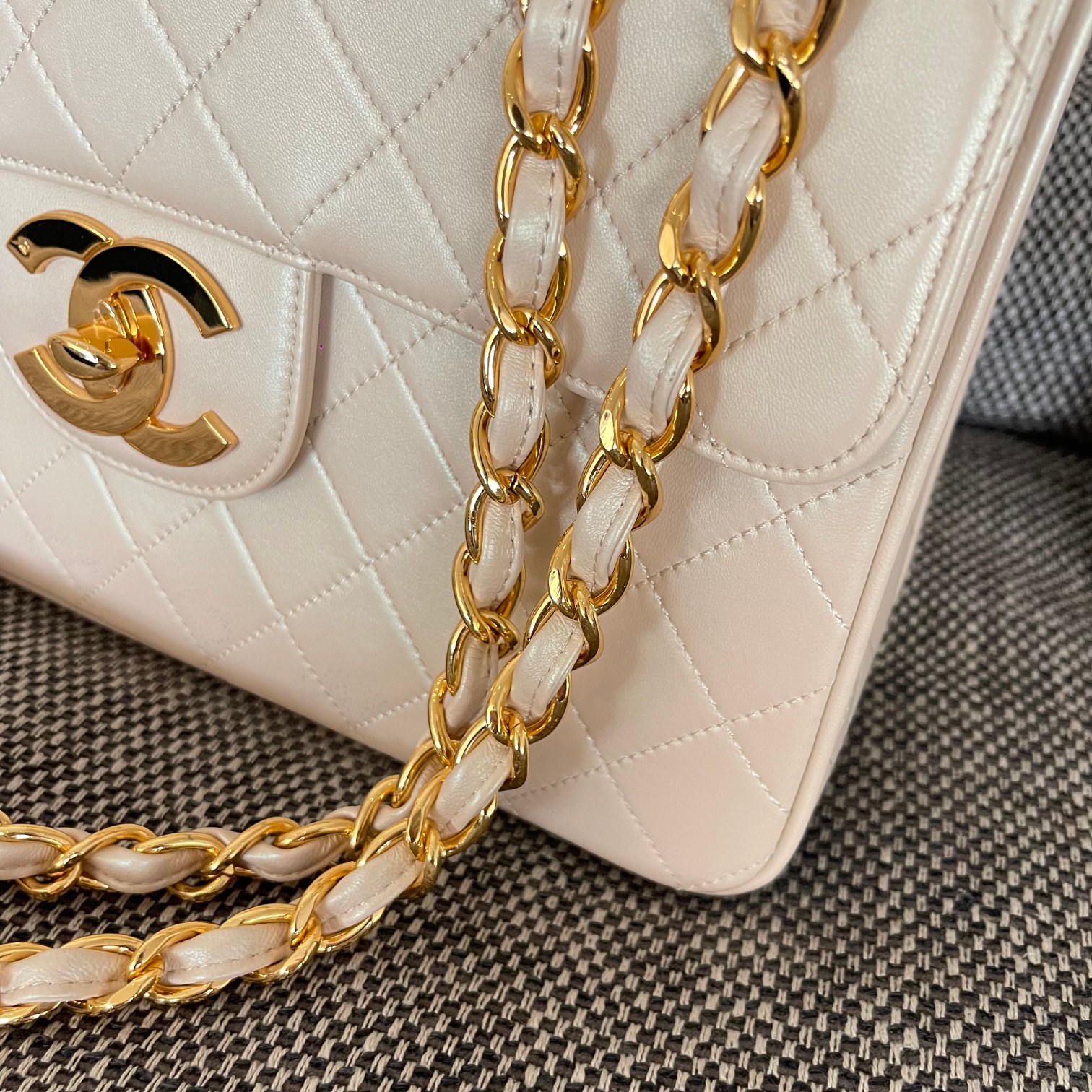 Pre-Owned Chanel Vintage White Gold CF17 Classic Flap Bag - Rare 24K Gold Hardware