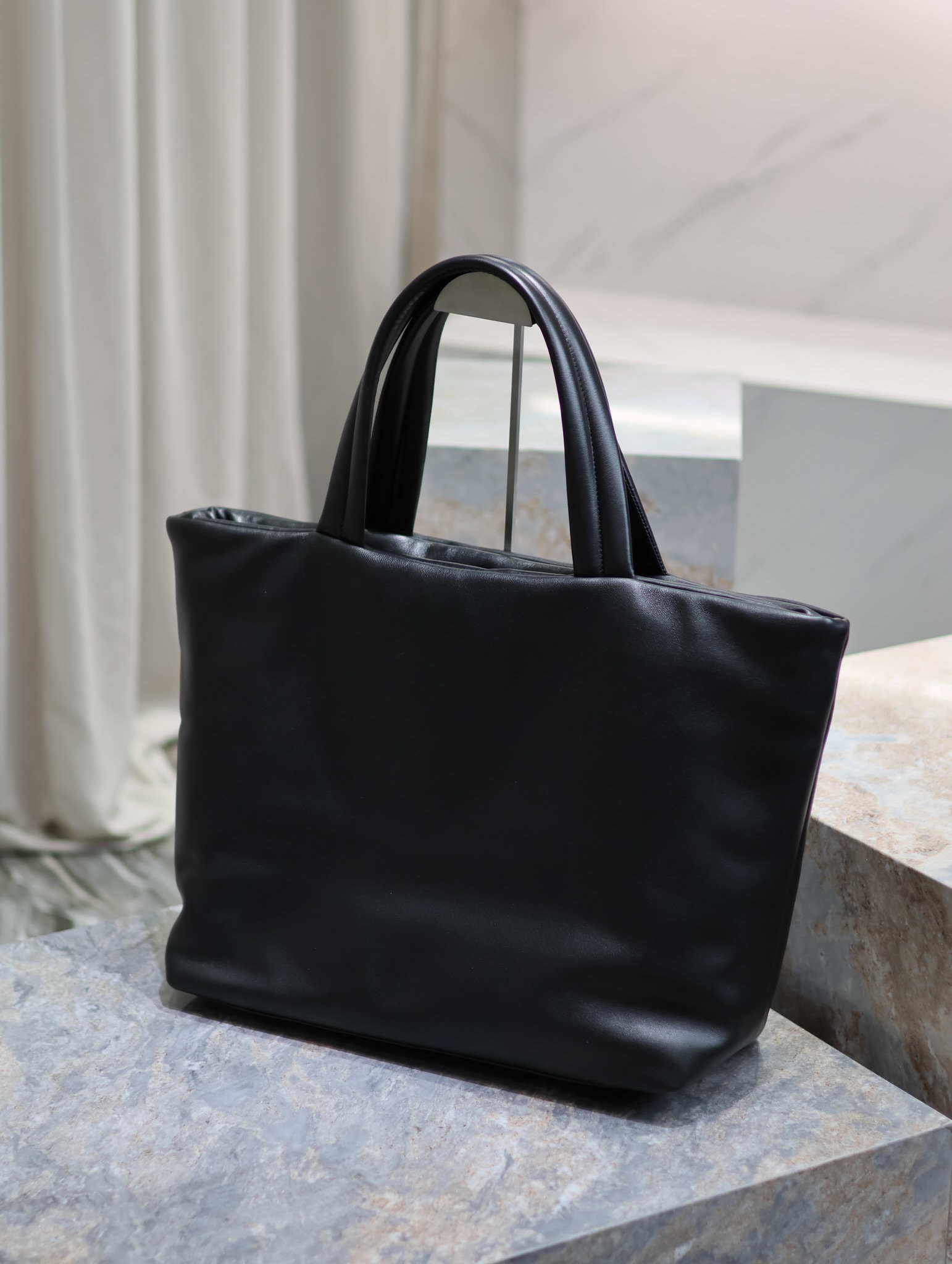 Pre-Owned Saint Laurent Black Lambskin Tote Bag - Embossed Logo, Spacious and Elegant