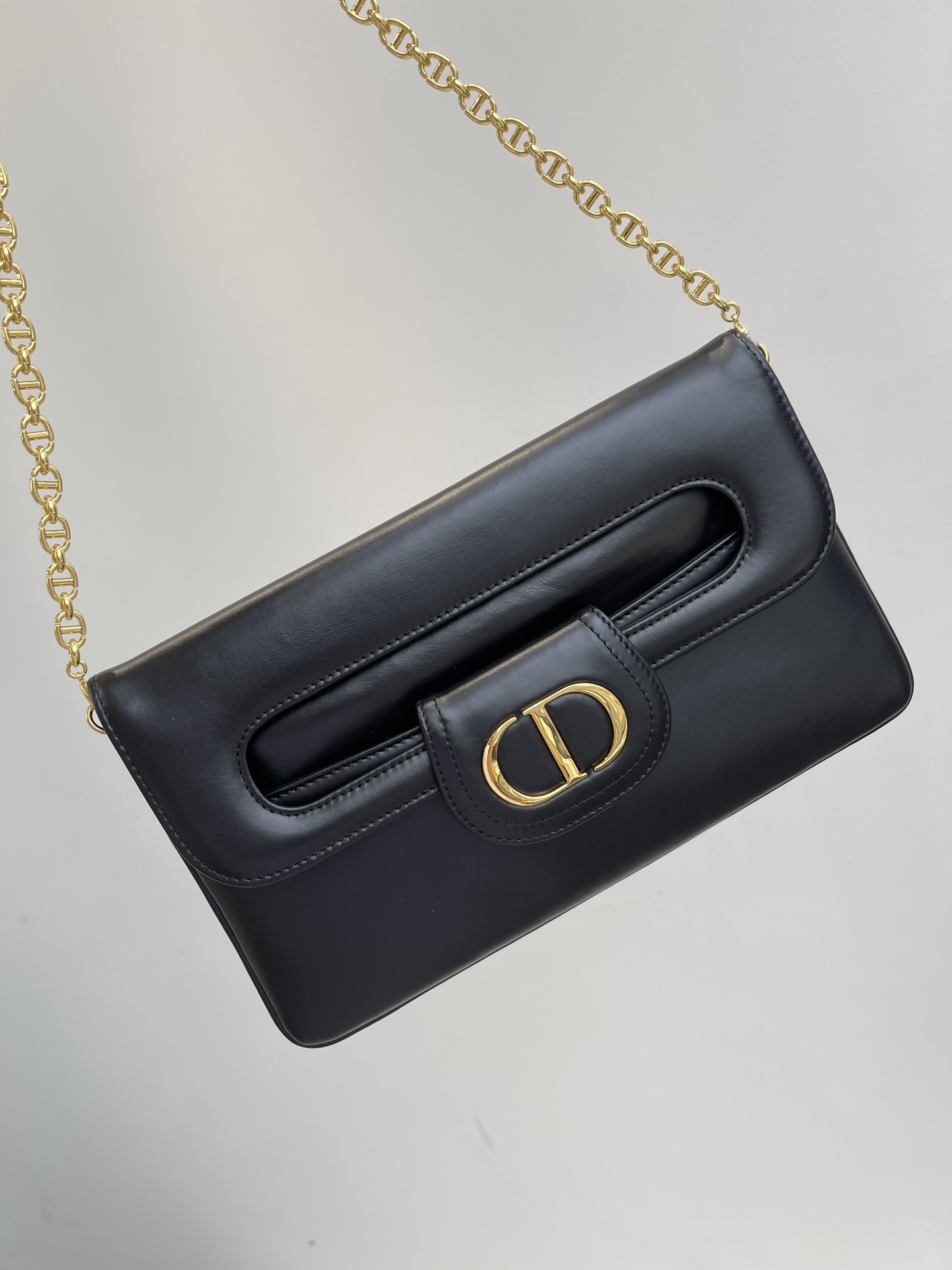 Pre-Owned Dior 2023 Medium CD Magnetic Flap Shoulder Bag in Black
