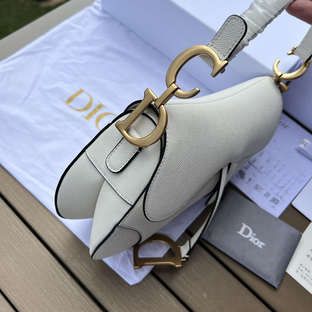 Pre-Owned Dior Saddle Bag in Black Grained Calfskin with Adjustable Strap