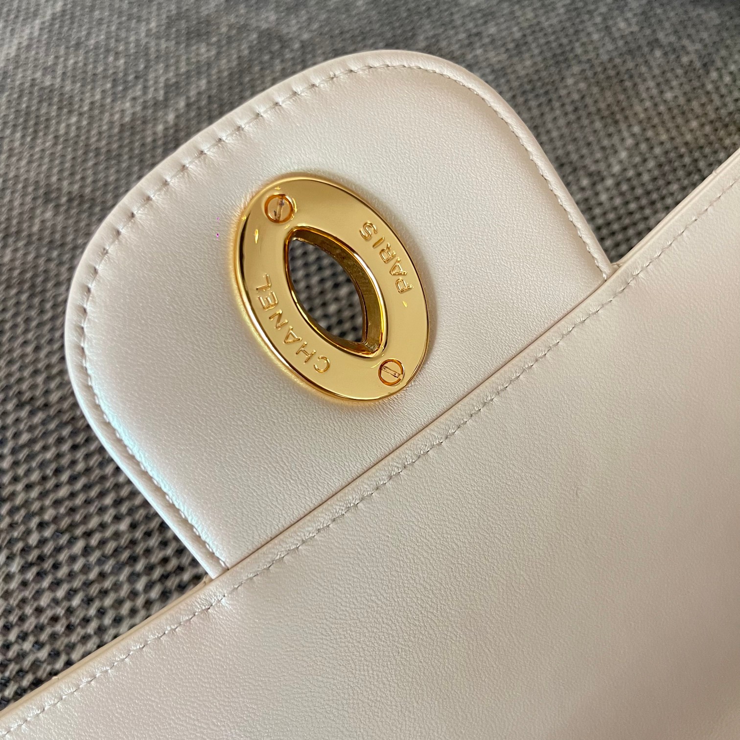 Pre-Owned Chanel Vintage White Gold CF17 Classic Flap Bag - Rare 24K Gold Hardware