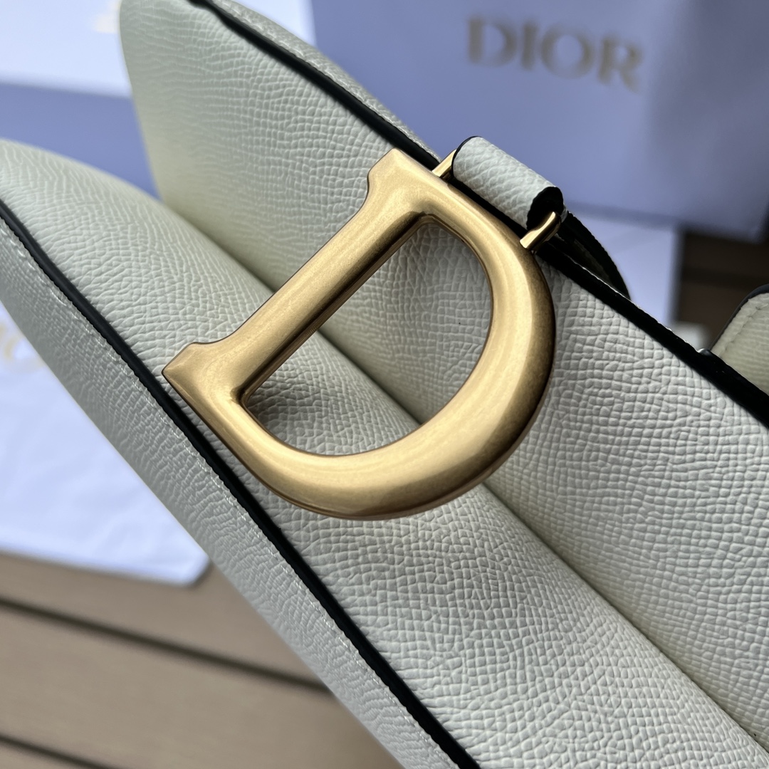 Pre-Owned Dior Saddle Bag in Black Grained Calfskin with Adjustable Strap