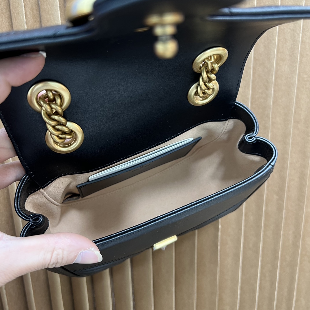 Pre-Owned Gucci GG Marmont Chain Shoulder Bag - Black Chevron Leather, Vintage Gold Hardware