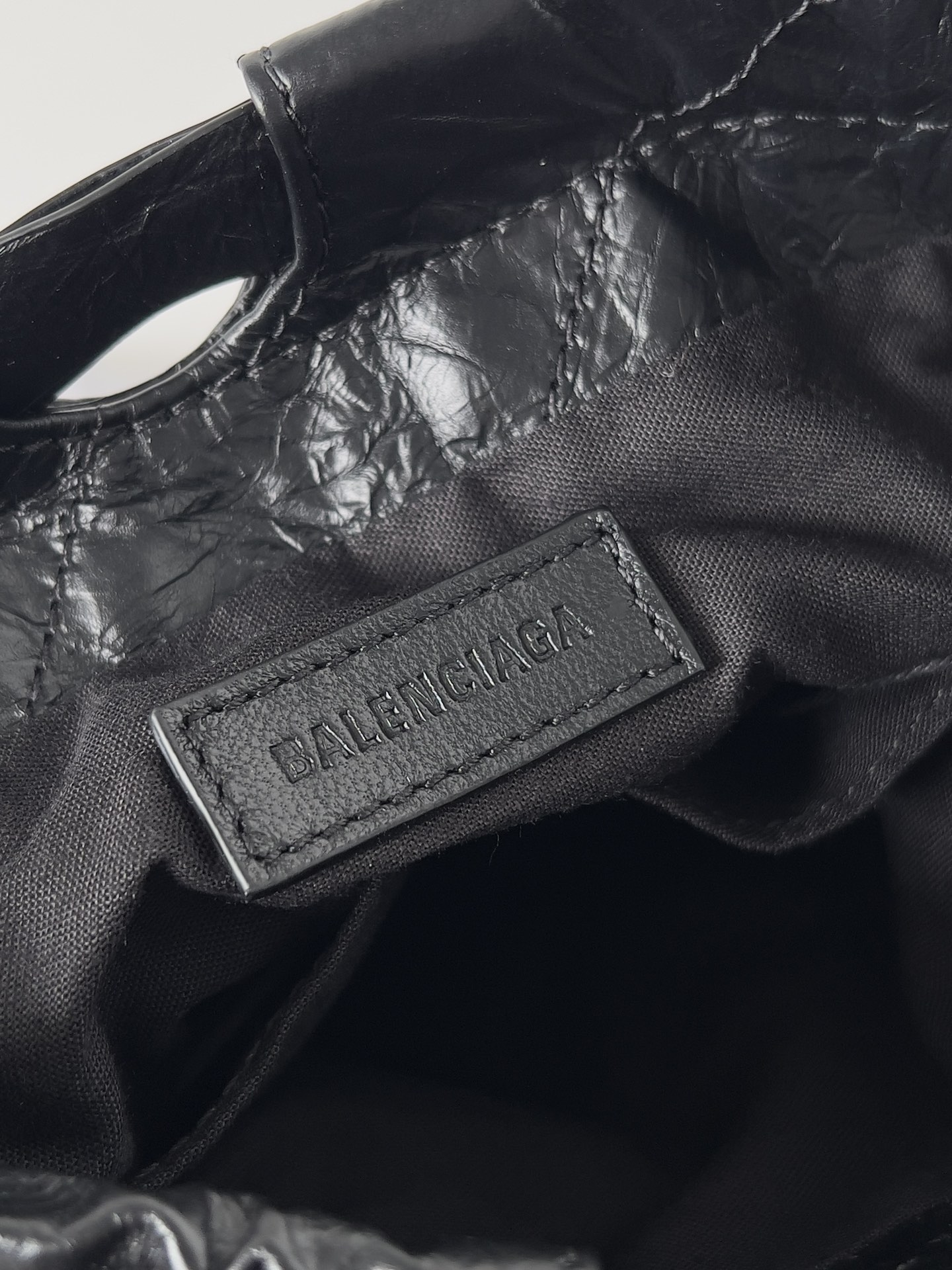 Pre-Owned Balenciaga Crush Quilted Drawstring Tote Bag - Black Wrinkled Leather with Silver Chain