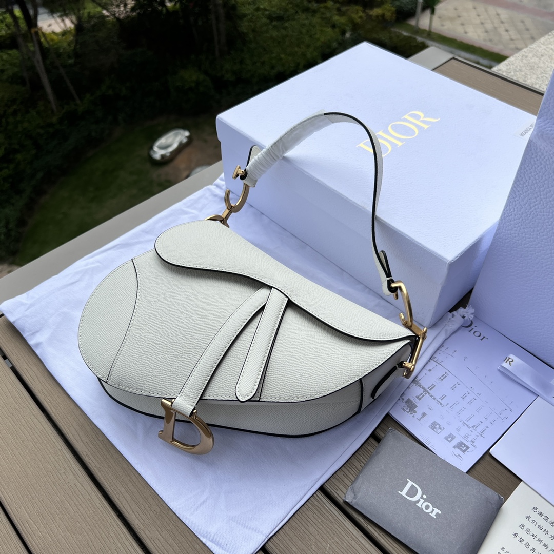 Pre-Owned Dior Saddle Bag in Black Grained Calfskin with Adjustable Strap
