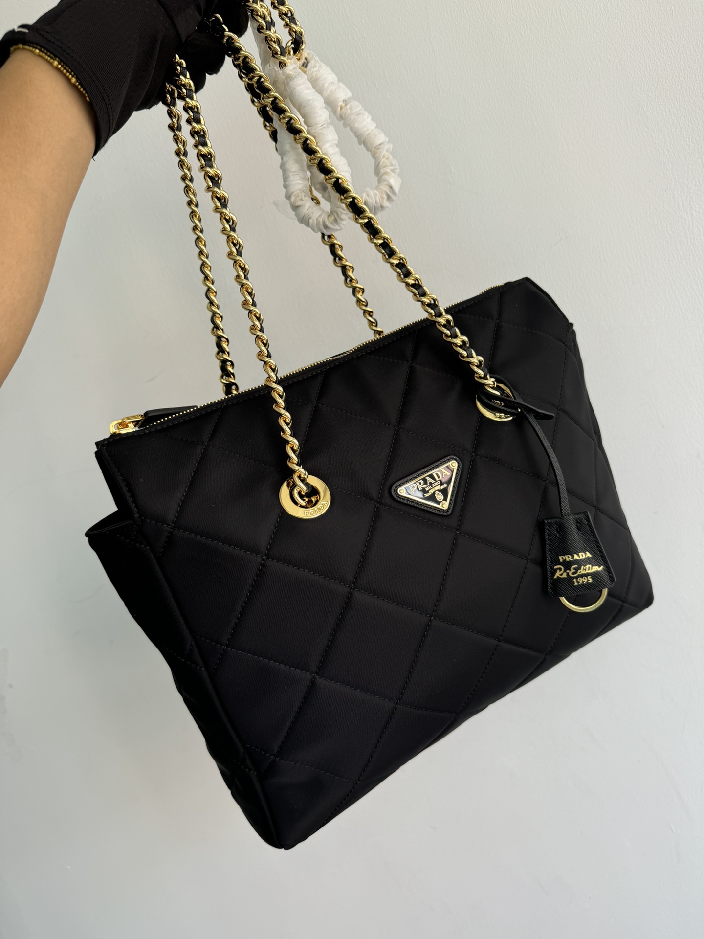 Sustainable Luxury Handbags by Yinxue